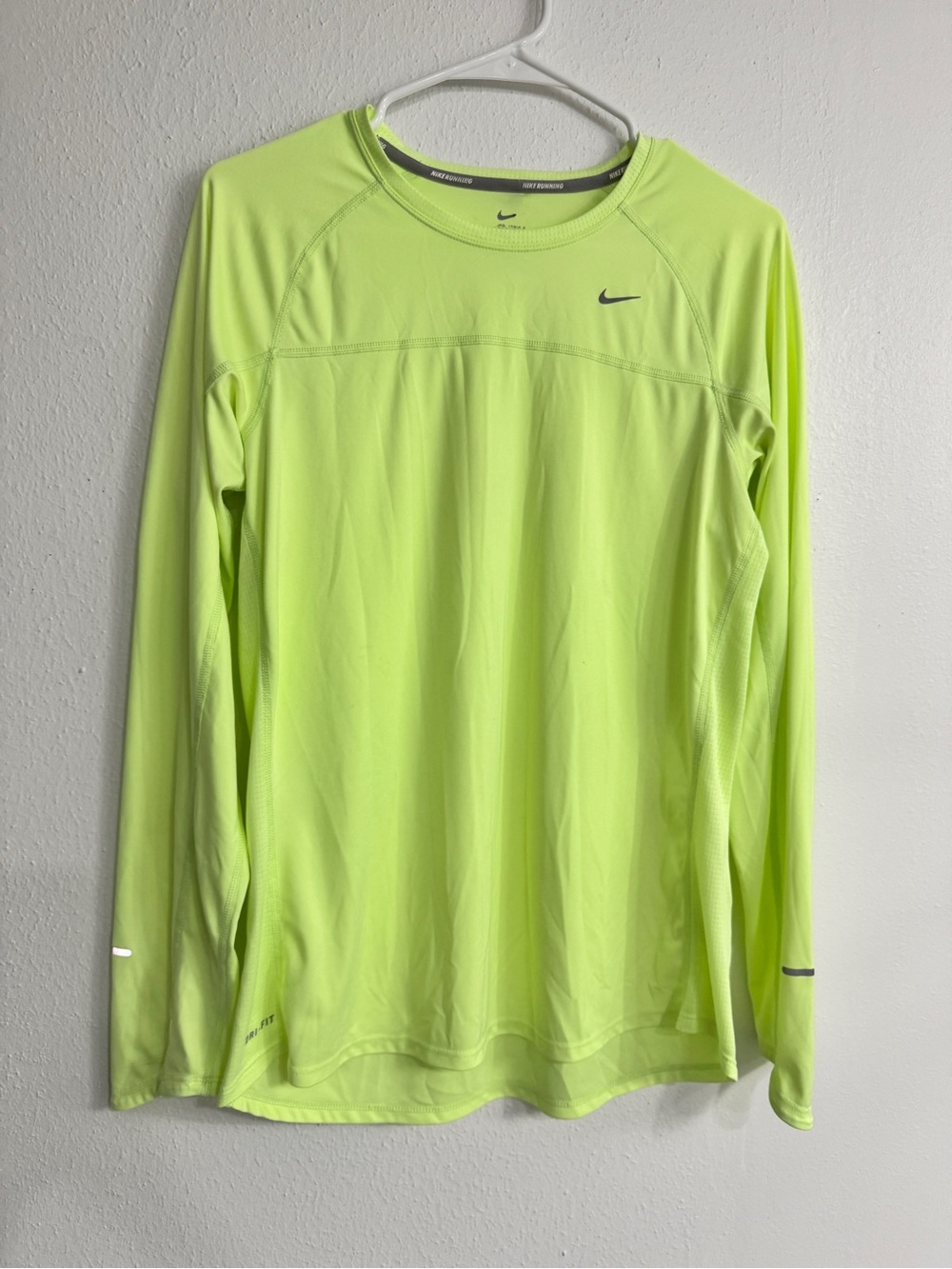 Nike Running Lightweight Long Sleeve Shirt Top Womens Sz XL Fits 34" Chest Brite